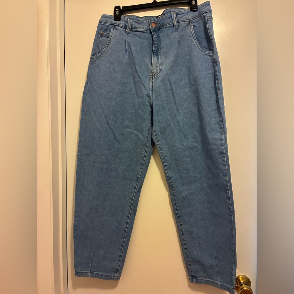 Fashion Nova Mom Jeans.